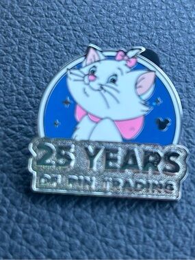 Marie 25 Years Disney Trading Enamel Pin - White & Pink